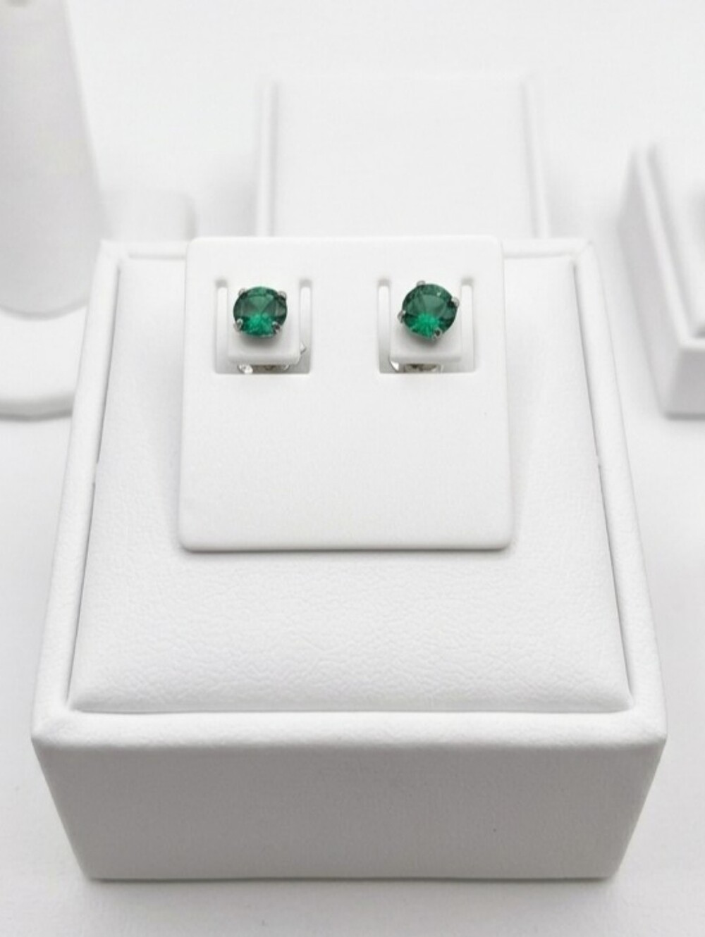 925 Sterling Silver Emerald Green Stud Earrings [3.5mm]